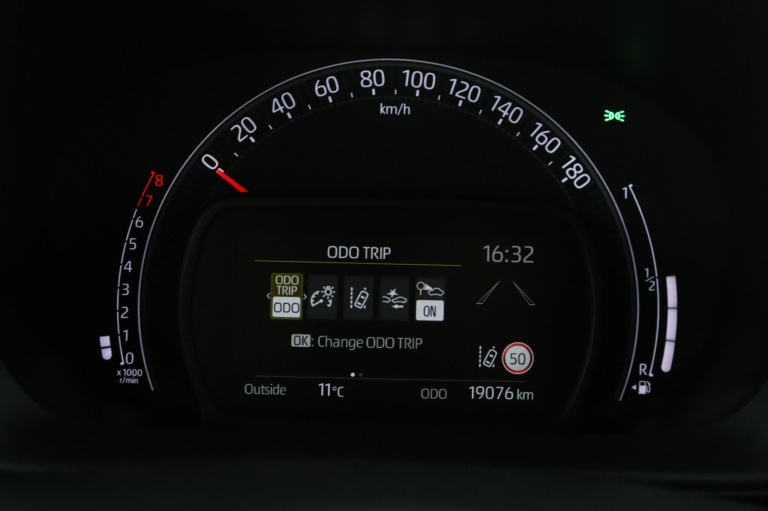 Toyota Aygo X - 1.0 VVT-i MT Play 6