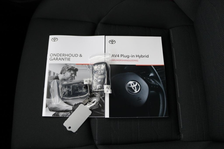 Toyota RAV4 - 2.5 Plug-in Hybrid AWD Business 9