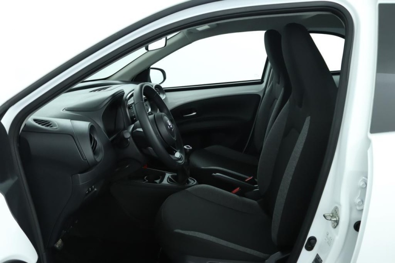 Toyota Aygo X - 1.0 VVT-i MT Play 17