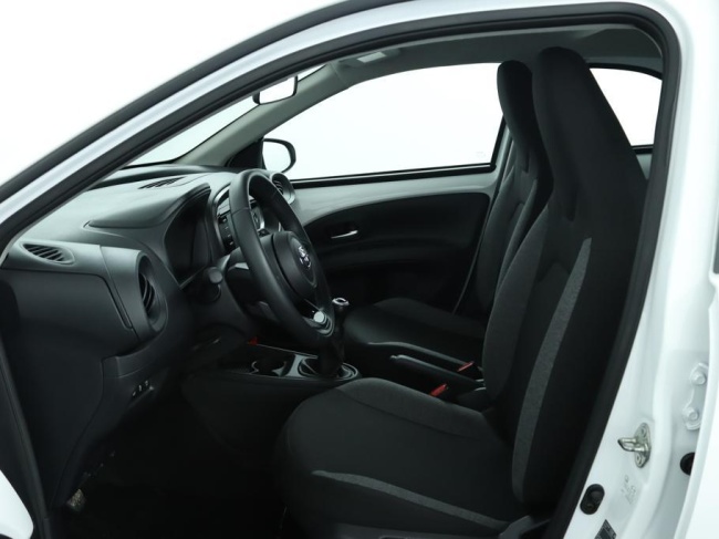 Toyota Aygo X - 1.0 VVT-i MT Play