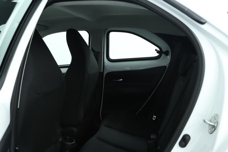 Toyota Aygo X - 1.0 VVT-i MT Play 18