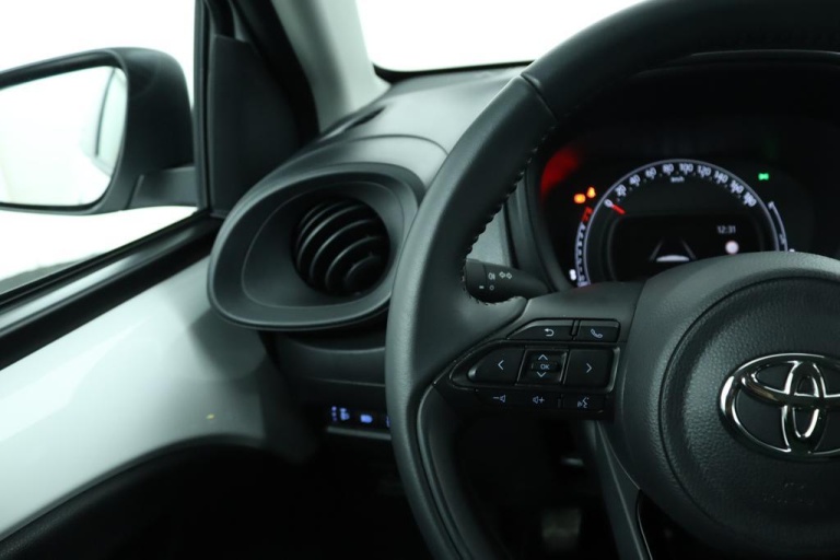 Toyota Aygo X - 1.0 VVT-i MT Play 19