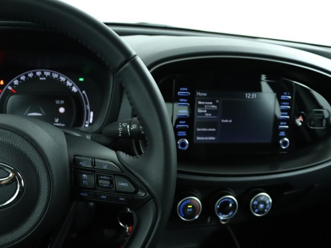 Toyota Aygo X - 1.0 VVT-i MT Play