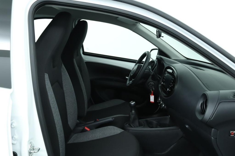 Toyota Aygo X - 1.0 VVT-i MT Play 22