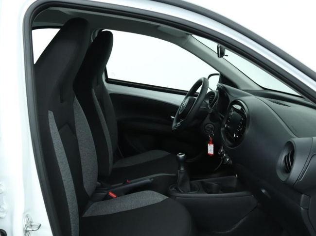 Toyota Aygo X - 1.0 VVT-i MT Play