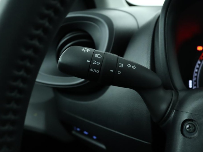 Toyota Aygo X - 1.0 VVT-i MT Play