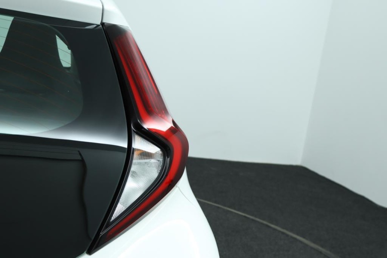 Toyota Aygo X - 1.0 VVT-i MT Play 37
