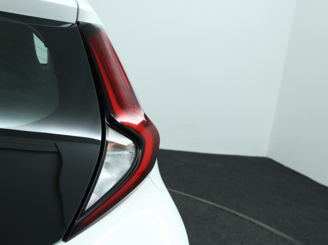 Toyota Aygo X - 1.0 VVT-i MT Play