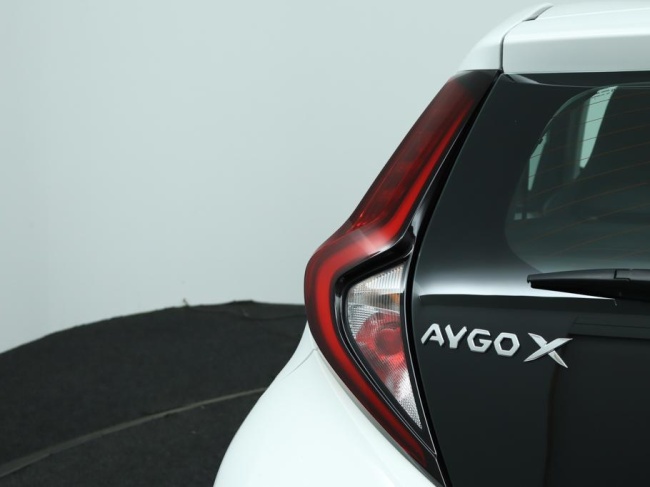 Toyota Aygo X - 1.0 VVT-i MT Play