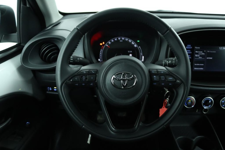 Toyota Aygo X - 1.0 VVT-i MT Play 46