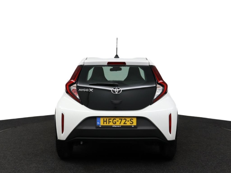Toyota Aygo X - 1.0 VVT-i MT Play 49