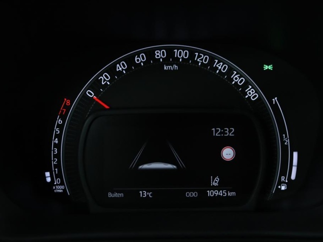 Toyota Aygo X - 1.0 VVT-i MT Play