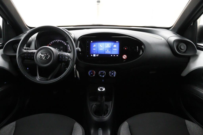Toyota Aygo X - 1.0 VVT-i MT Play 10
