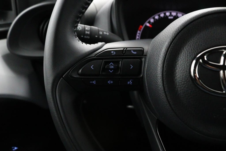 Toyota Aygo X - 1.0 VVT-i MT Play 17