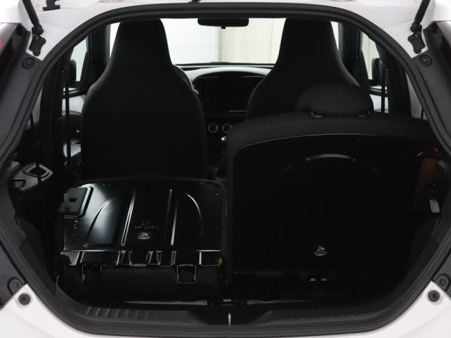 Toyota Aygo X - 1.0 VVT-i MT Play