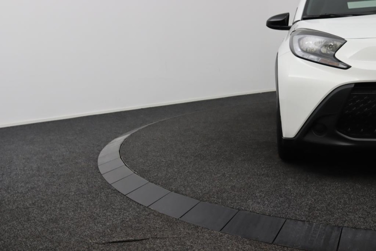 Toyota Aygo X - 1.0 VVT-i MT Play 30