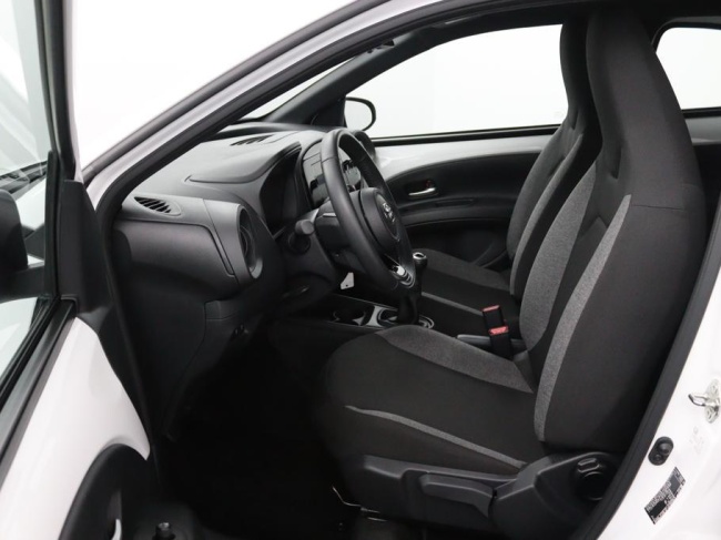 Toyota Aygo X - 1.0 VVT-i MT Play