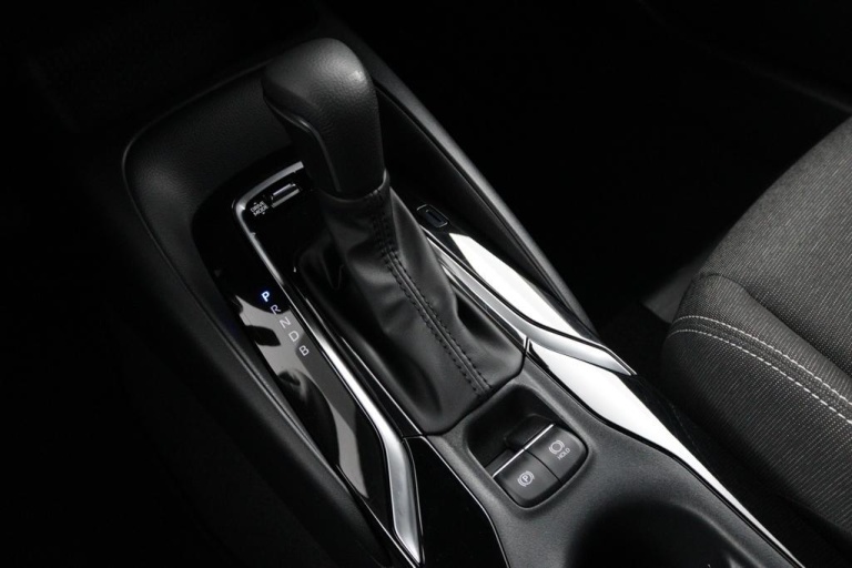 Toyota Corolla Touring Sports - Hybrid 140 26