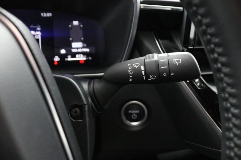 Toyota Corolla Touring Sports - Hybrid 140 29