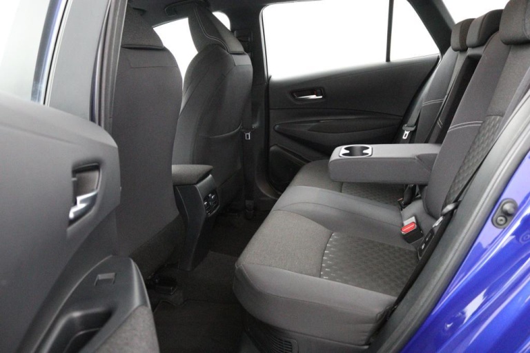 Toyota Corolla Touring Sports - Hybrid 140 37