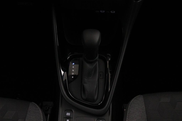 Toyota Yaris - 1.5 Hybrid 115 First Edition 29