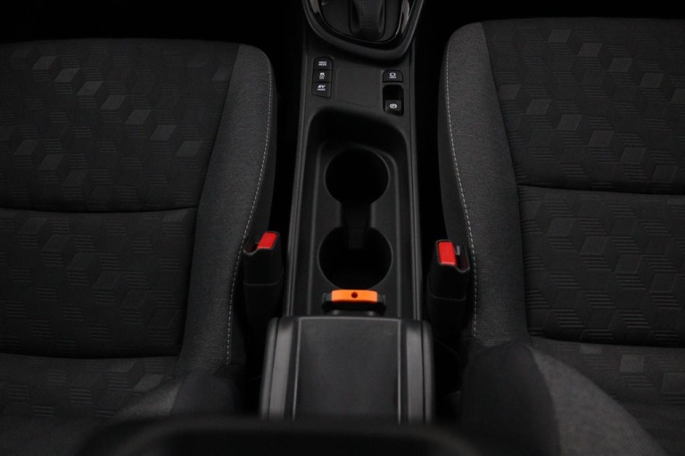 Toyota Yaris - 1.5 Hybrid 115 First Edition 30