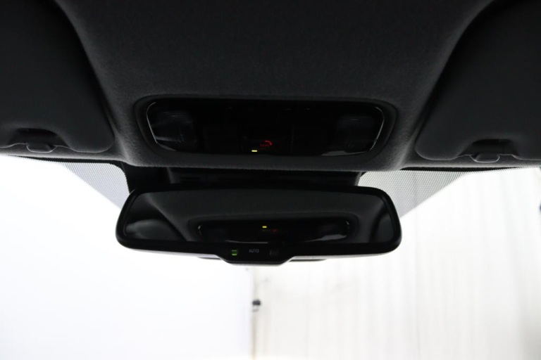 Toyota Yaris - 1.5 Hybrid 115 First Edition 33