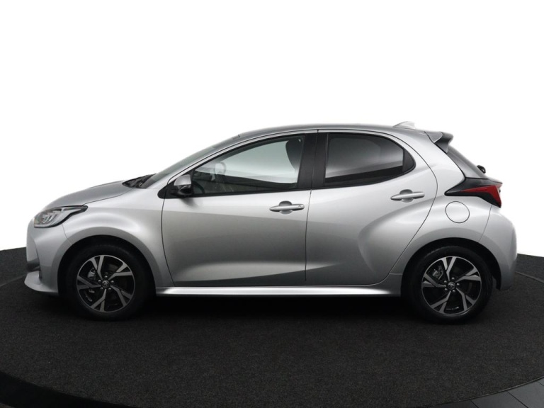 Toyota Yaris - 1.5 Hybrid 115 First Edition 5