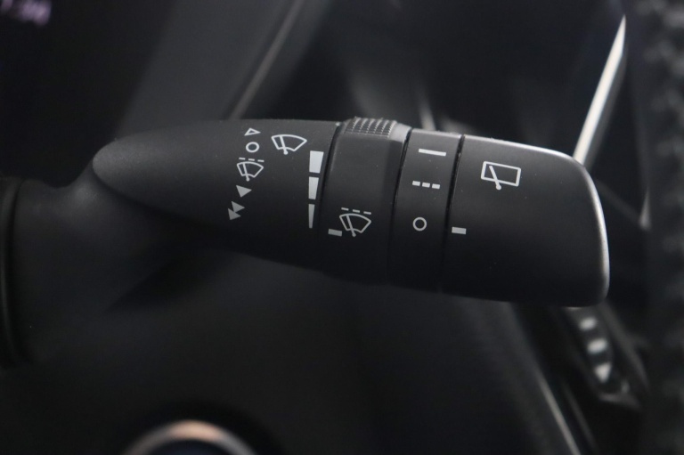 Toyota Corolla Touring Sports - 1.8 Hybrid Business 32