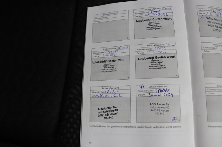 Toyota Corolla Touring Sports - 1.8 Hybrid Business 42