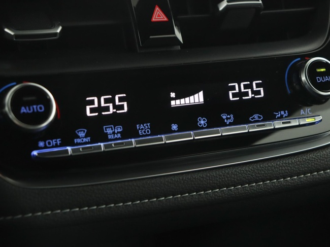 Toyota Corolla Touring Sports - 1.8 Hybrid Business