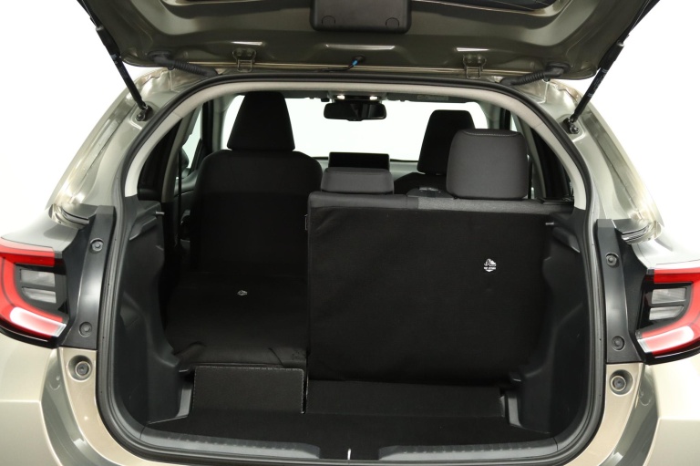 Toyota Yaris - 1.5 Hybrid 115 First Edition 24