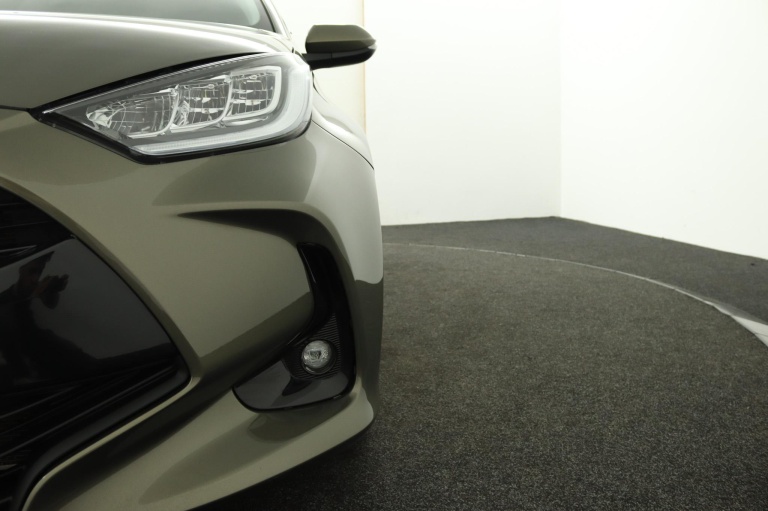 Toyota Yaris - 1.5 Hybrid 115 First Edition 34