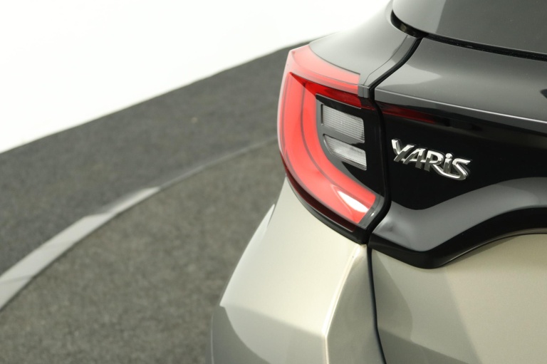 Toyota Yaris - 1.5 Hybrid 115 First Edition 37