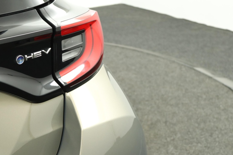 Toyota Yaris - 1.5 Hybrid 115 First Edition 38