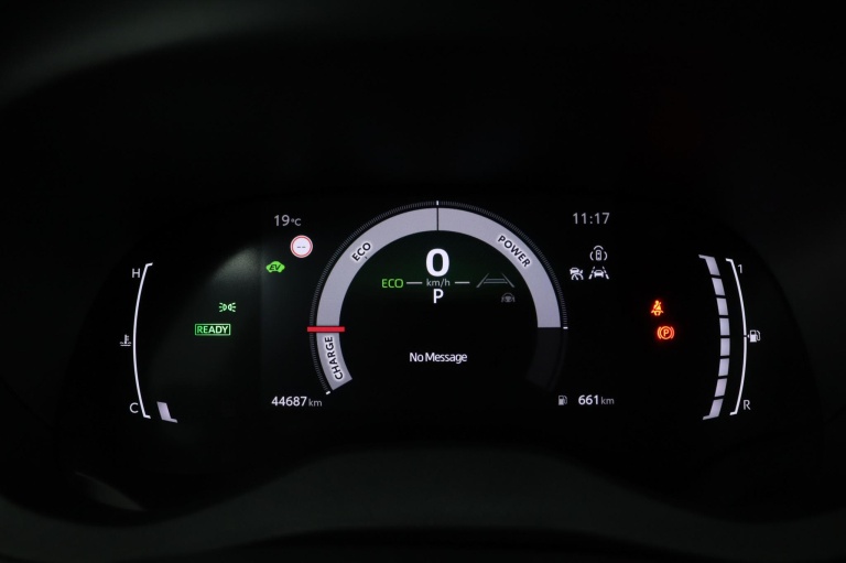 Toyota Yaris - 1.5 Hybrid 115 First Edition 6