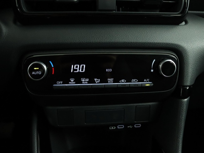 Toyota Yaris - 1.5 Hybrid 115 First Edition