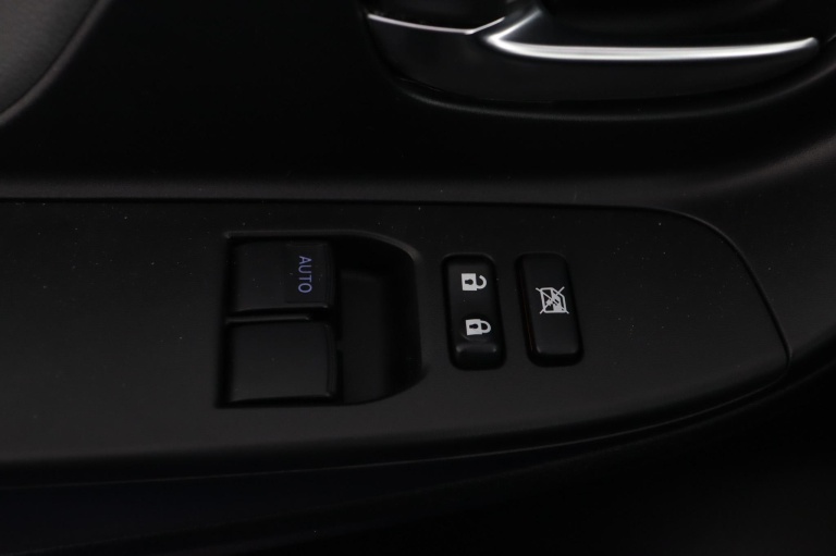 Toyota Yaris - 1.5 VVT-i Aspiration 27