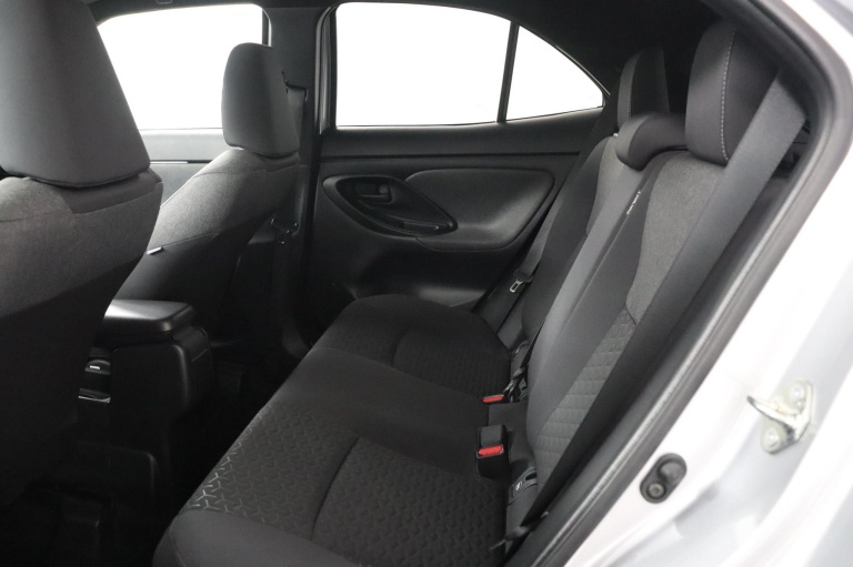 Toyota Yaris Cross - 1.5 Hybrid Business Plus 18