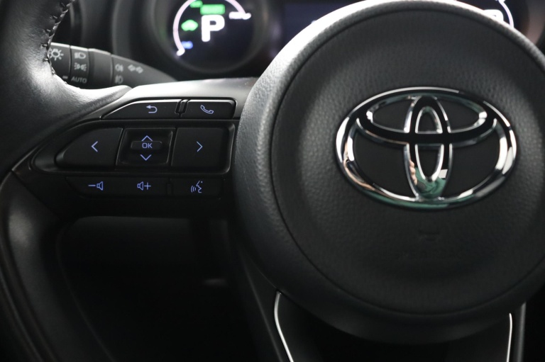 Toyota Yaris Cross - 1.5 Hybrid Business Plus 19