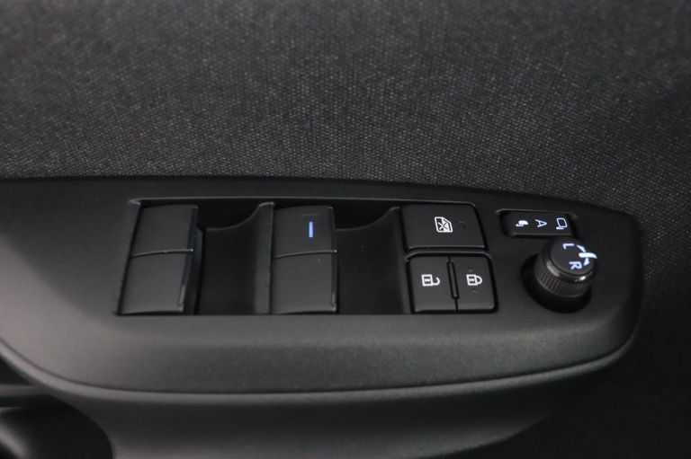 Toyota Yaris Cross - 1.5 Hybrid Business Plus 28