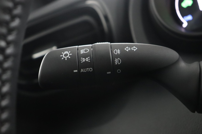 Toyota Yaris Cross - 1.5 Hybrid Business Plus 30