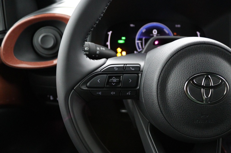 Toyota Aygo X - Hybrid 115 pulse 17