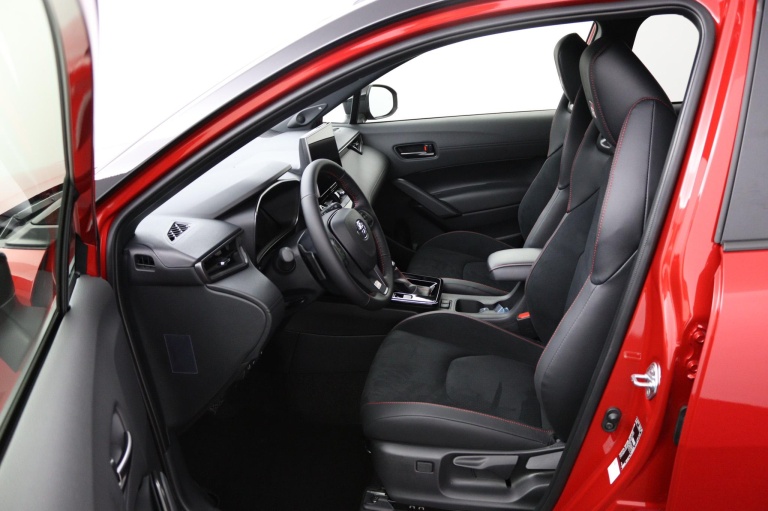 Toyota Corolla Cross - Hybrid 180 GR Sport 16