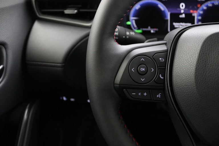 Toyota Corolla Cross - Hybrid 180 GR Sport 18