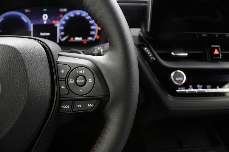 Toyota Corolla Cross - Hybrid 180 GR Sport 19