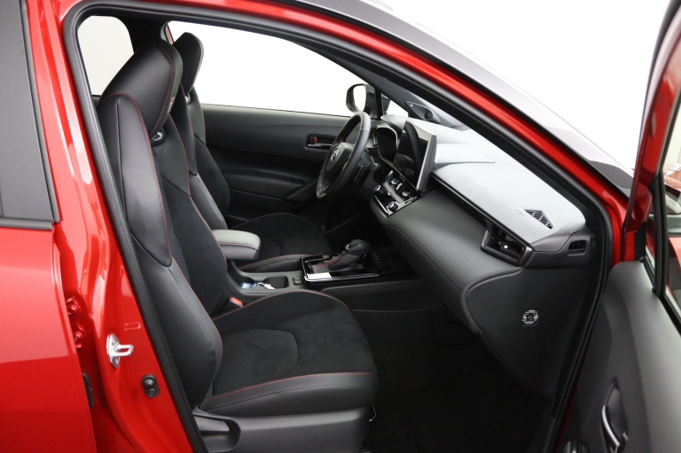 Toyota Corolla Cross - Hybrid 180 GR Sport 21