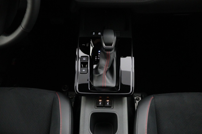 Toyota Corolla Cross - Hybrid 180 GR Sport 26