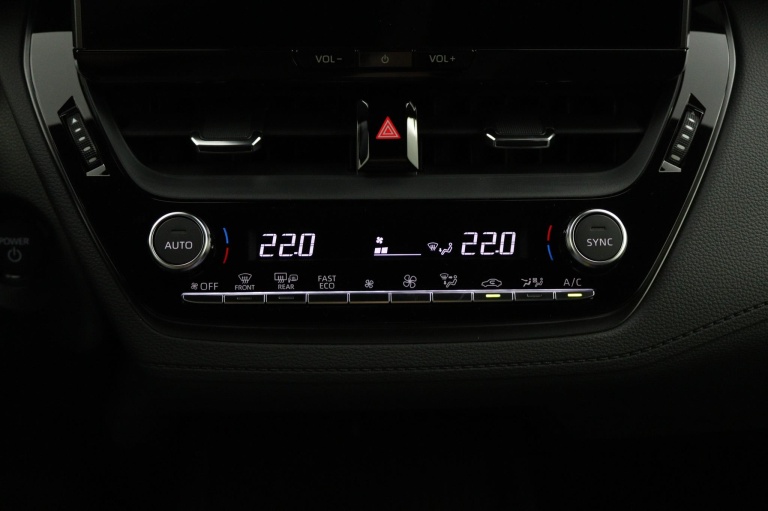 Toyota Corolla Cross - Hybrid 180 GR Sport 7