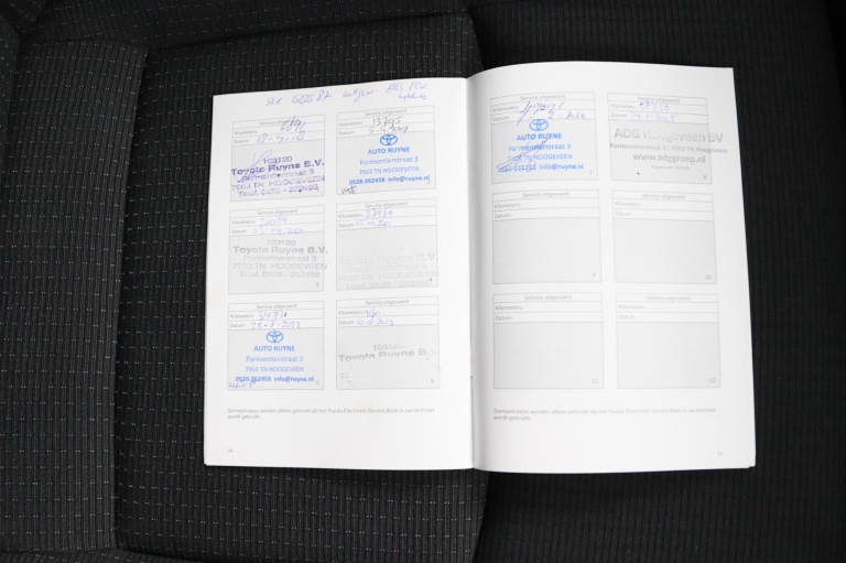 Toyota C-HR - 1.2 Dynamic 38